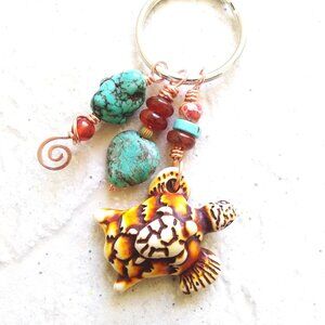 Handcrafted Sea Turtle Key Chain: Coastal Vibes - Mother & Child - Vacation Home